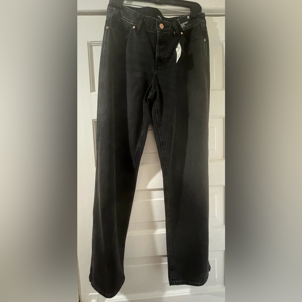 NWT Express Women Low Rise Black Baggy Straight Jeans